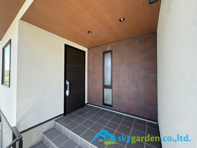 鎌倉市腰越Ⅱ　新築戸建　１邸の玄関|玄関ポーチの様子
