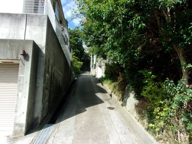 東垂水町字高丸中古戸建の前面道路含む現地写真