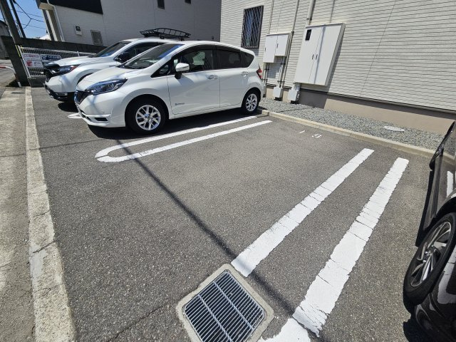 ラ・ルーノ１番館の駐車場