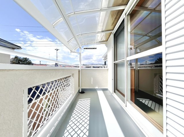 【中古戸建】本庄市児玉町児玉のバルコニー|■バルコニー｜プライバシーが守られたインナーバルコニーは、くつろぎの空間としても、アウトドアの空間としても活躍をしてくれます。