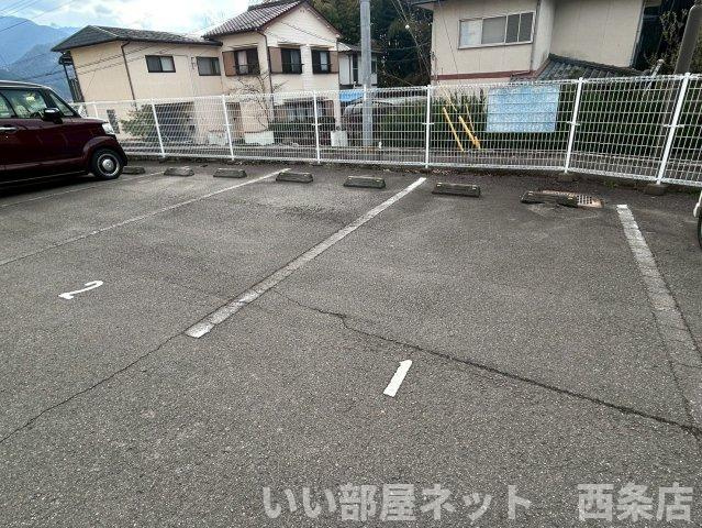 ベルコート七宝台の駐車場