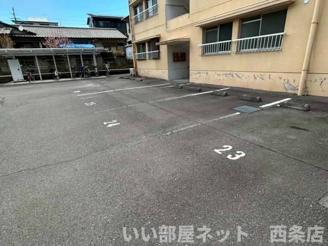 ベルコート七宝台の駐車場