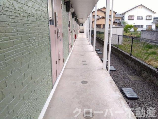 レオパレス久米東のエントランス