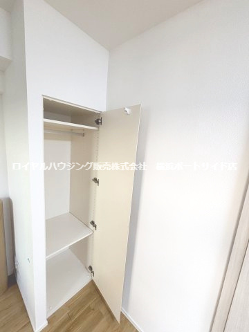 ※修繕前の室内画像となります。