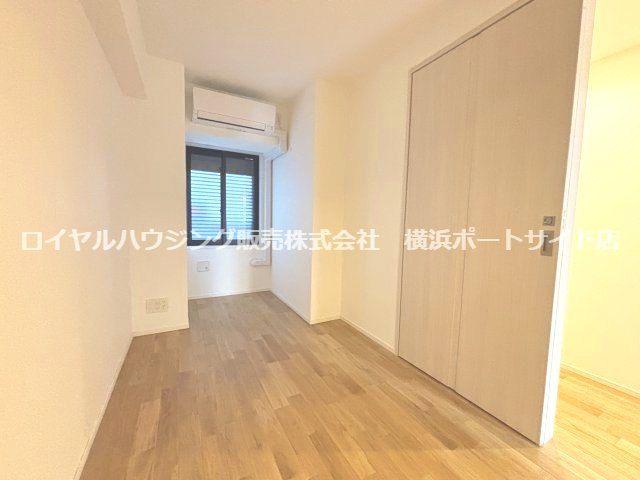 ※修繕前の室内画像となります。
