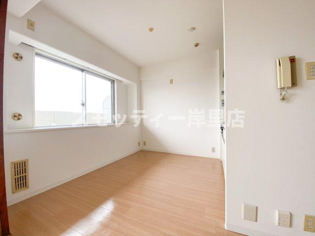 ノアーズアーク住之江の居間・リビング