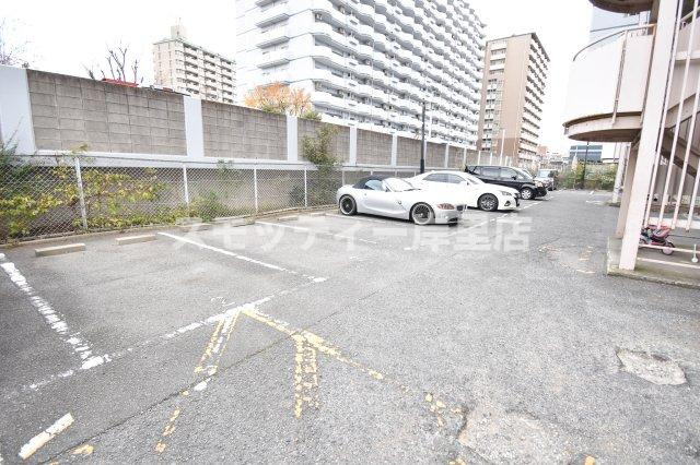 ノアーズアーク住之江の駐車場