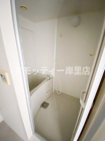 ノアーズアーク住之江の浴室