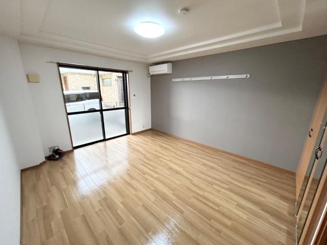 【内装】 | レゾン　ドゥ　ヴィーヴル | 洋室