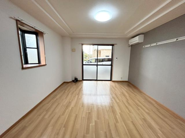 【内装】 | レゾン　ドゥ　ヴィーヴル | 洋室