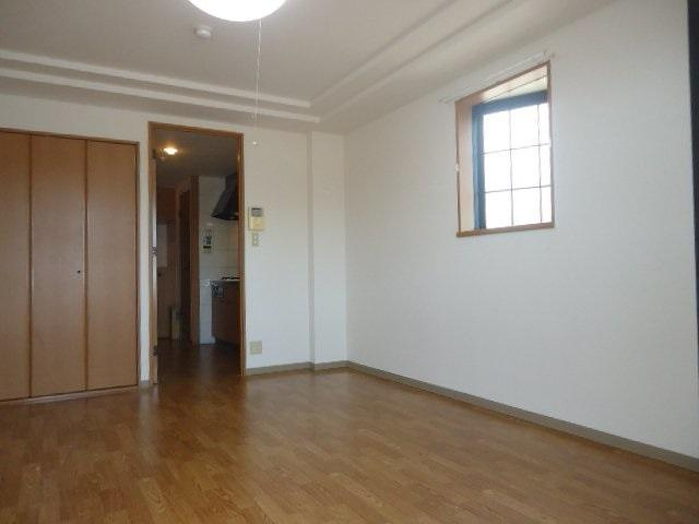 【内装】 | プロニティハウス | 角部屋なので側面に出窓付き