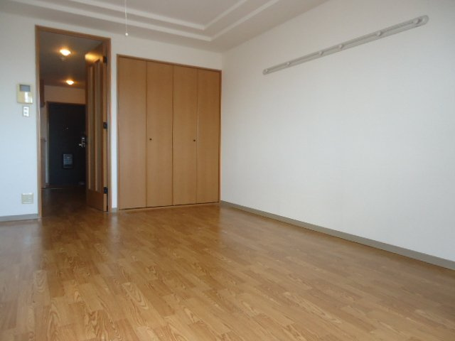 【内装】 | プロニティハウス | キッチン除いて９帖あり広々した洋室