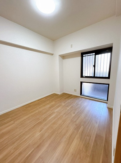 リフォーム　中古マンション　ダイアパレス長良西町　平成9年築の洋室|西側洋室