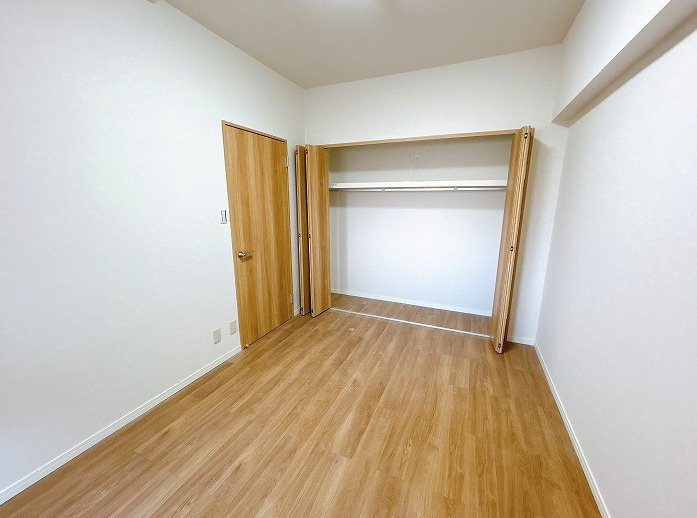 リフォーム　中古マンション　ダイアパレス長良西町　平成9年築の洋室|西側洋室別角度