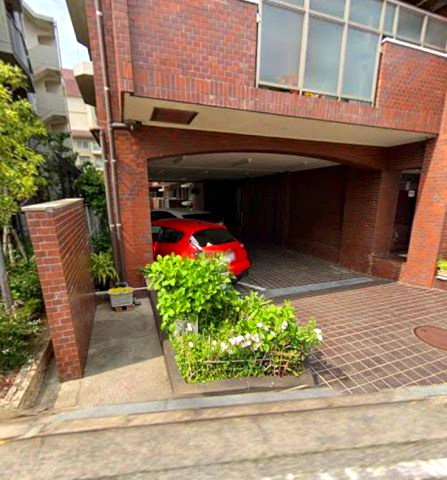 エスポア―ル芦屋の駐車場