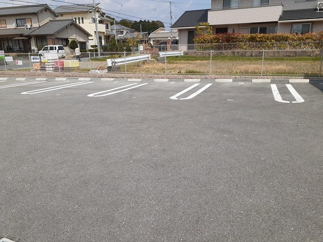 エスペランサ天神Ⅱの駐車場