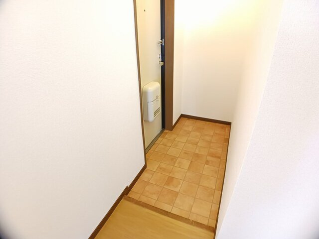 ハイツ岡本の玄関