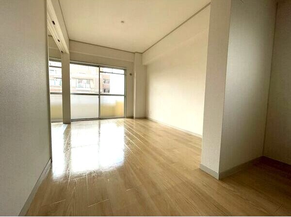 三鉦マンションの居間・リビング