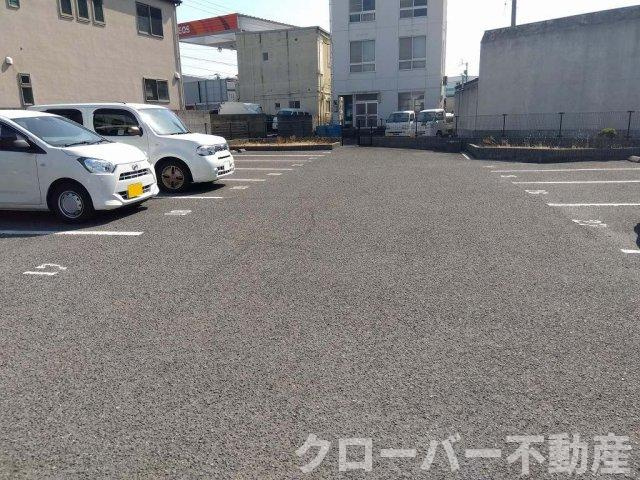 レオパレス富士見の駐車場
