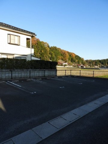 メゾン　ソレイユ　Ⅰの駐車場