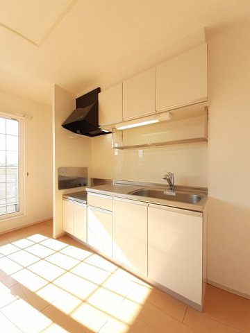 アン・ファミーユのキッチン|コンパクトなキッチンで掃除もラクラク