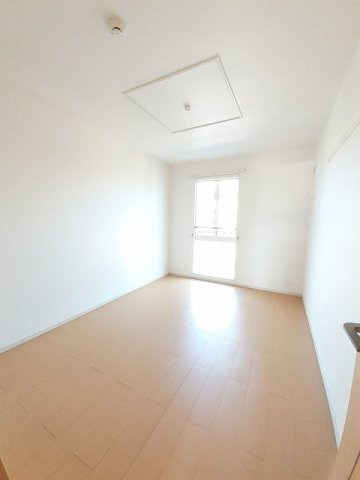 アン・ファミーユの内装|明るい室内です