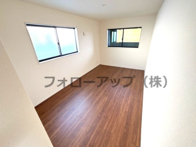 リーブルガーデン福知山市長田7期の洋室|個人の部屋や寝室として使える洋室です