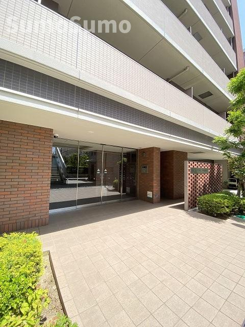 グリーンテラス尼崎のエントランス|落ち着いたエントランスです