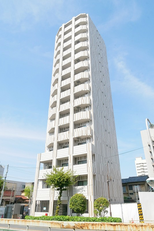 PREMIUM CUBE G 駒沢大学の外観