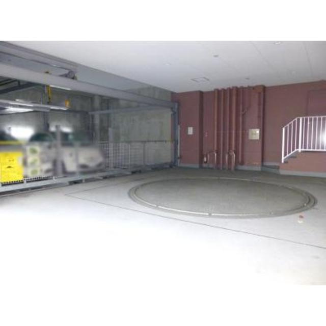 パークアクシス三宿の駐車場
