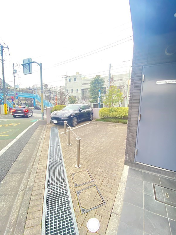 パークアクシス三宿の駐車場