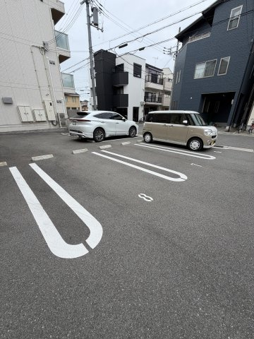 ブリランテ川西通　Bの駐車場