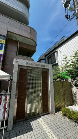 アルファコンフォート福岡西新のエントランス