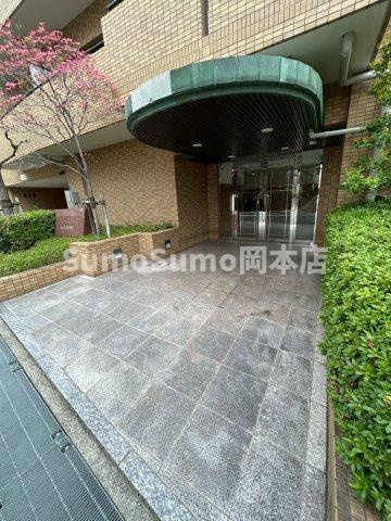 パーク・ハイム東芦屋町のエントランス|落ち着いたエントランスです