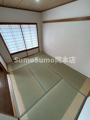 パーク・ハイム東芦屋町の和室|畳の上でゆっくりとくつろげる和室です