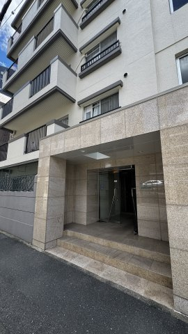 ST百道スイーツのエントランス