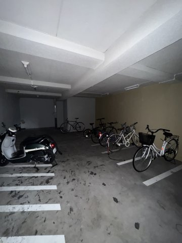 ヒルバレー妙法寺駅前の駐車場