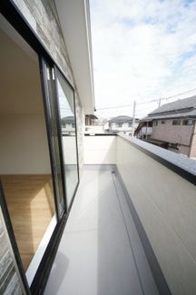 【バルコニー】 | 【仲介手数料無料！！】府中市浅間町4丁目　新築戸建て（全2棟）1号棟　6199万円
