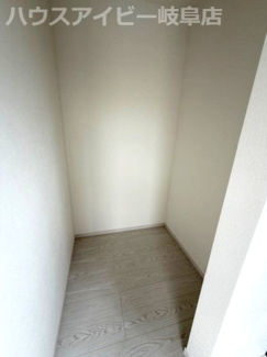 【収納】 | 羽島市福寿町新築建売全4棟！お車並列3台可能！福寿小学校まで徒歩9分です♪耐震等級3・長期優良住宅 | 羽島市福寿町新築建売全4棟！お車並列3台可能！福寿小学校まで徒歩9分です♪耐震等級3・住宅性能評価書取得