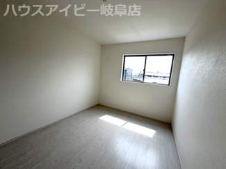 【洋室】 | 羽島市福寿町新築建売全4棟！お車並列3台可能！福寿小学校まで徒歩9分です♪耐震等級3・長期優良住宅 | 羽島市福寿町新築建売全4棟！お車並列3台可能！福寿小学校まで徒歩9分です♪耐震等級3・住宅性能評価書取得
