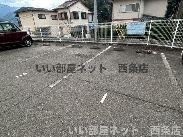 ベルコート七宝台の駐車場