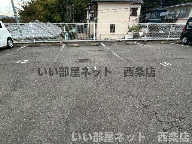 ベルコート七宝台の駐車場