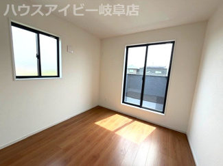 【洋室】 | 羽島市福寿町新築建売全4棟！お車並列3台可能！福寿小学校まで徒歩9分です♪耐震等級3・長期優良住宅 | 羽島市福寿町新築建売全4棟！お車並列3台可能！福寿小学校まで徒歩9分です♪耐震等級3・住宅性能評価書取得