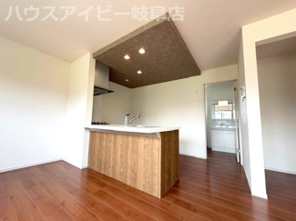 【キッチン】 | 羽島市福寿町新築建売全4棟！お車並列3台可能！福寿小学校まで徒歩9分です♪耐震等級3・長期優良住宅 | 羽島市福寿町新築建売全4棟！お車並列3台可能！福寿小学校まで徒歩9分です♪耐震等級3・住宅性能評価書取得