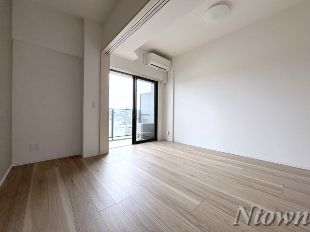【居間・リビング】 | メイクスアート名駅WEST | こちらの居間で趣味の時間をお楽しみください