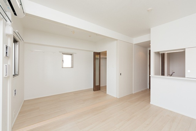 エンクレスト天神MODEの居間・リビング|ゆったりとした居間です