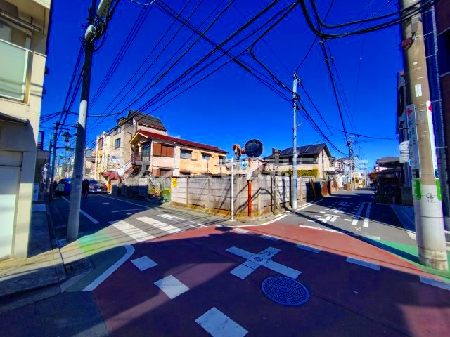 中央線 三鷹駅 徒歩17分 三鷹市下連雀2丁目 売地の前面道路含む現地写真