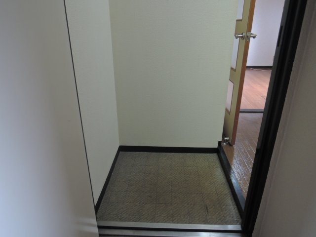 ハイツオーキタ津之江の玄関