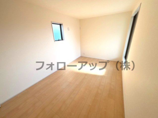リーブルガーデン福知山市長田7期の洋室|個人の部屋や寝室として使える洋室です