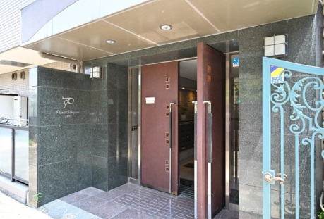 プラネット市ヶ谷のエントランス